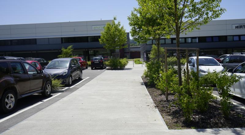 Parking végétalisé au Marly Innovation Center